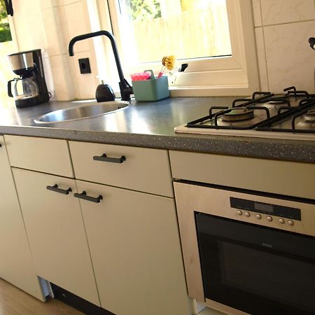Gezellig Gemoderniseerd Chalet Op De Veluwe Putten Exteriör bild